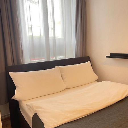 Ferienwohnung Im Stadtzentrum Von Bernau - Schoene Ferienwohnung Mit 1 1/2 Zimmern, Bad, Spuelmaschine, Waschmaschine, Komplette Kueche, Wlan Bernau bei Berlin Zewnętrze zdjęcie