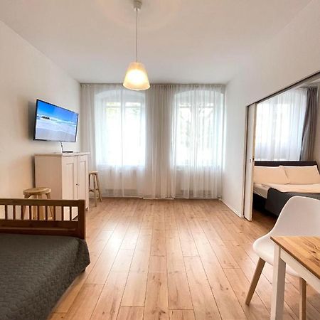 Ferienwohnung Im Stadtzentrum Von Bernau - Schoene Ferienwohnung Mit 1 1/2 Zimmern, Bad, Spuelmaschine, Waschmaschine, Komplette Kueche, Wlan Bernau bei Berlin Zewnętrze zdjęcie