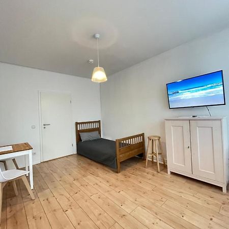 Ferienwohnung Im Stadtzentrum Von Bernau - Schoene Ferienwohnung Mit 1 1/2 Zimmern, Bad, Spuelmaschine, Waschmaschine, Komplette Kueche, Wlan Bernau bei Berlin Zewnętrze zdjęcie
