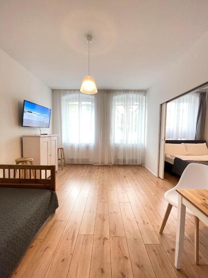 Ferienwohnung Im Stadtzentrum Von Bernau - Schoene Ferienwohnung Mit 1 1/2 Zimmern, Bad, Spuelmaschine, Waschmaschine, Komplette Kueche, Wlan Bernau bei Berlin Zewnętrze zdjęcie